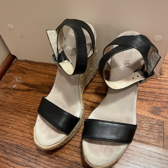 Michael Kors Leather Black Strap wedges - Picture 2 of 7